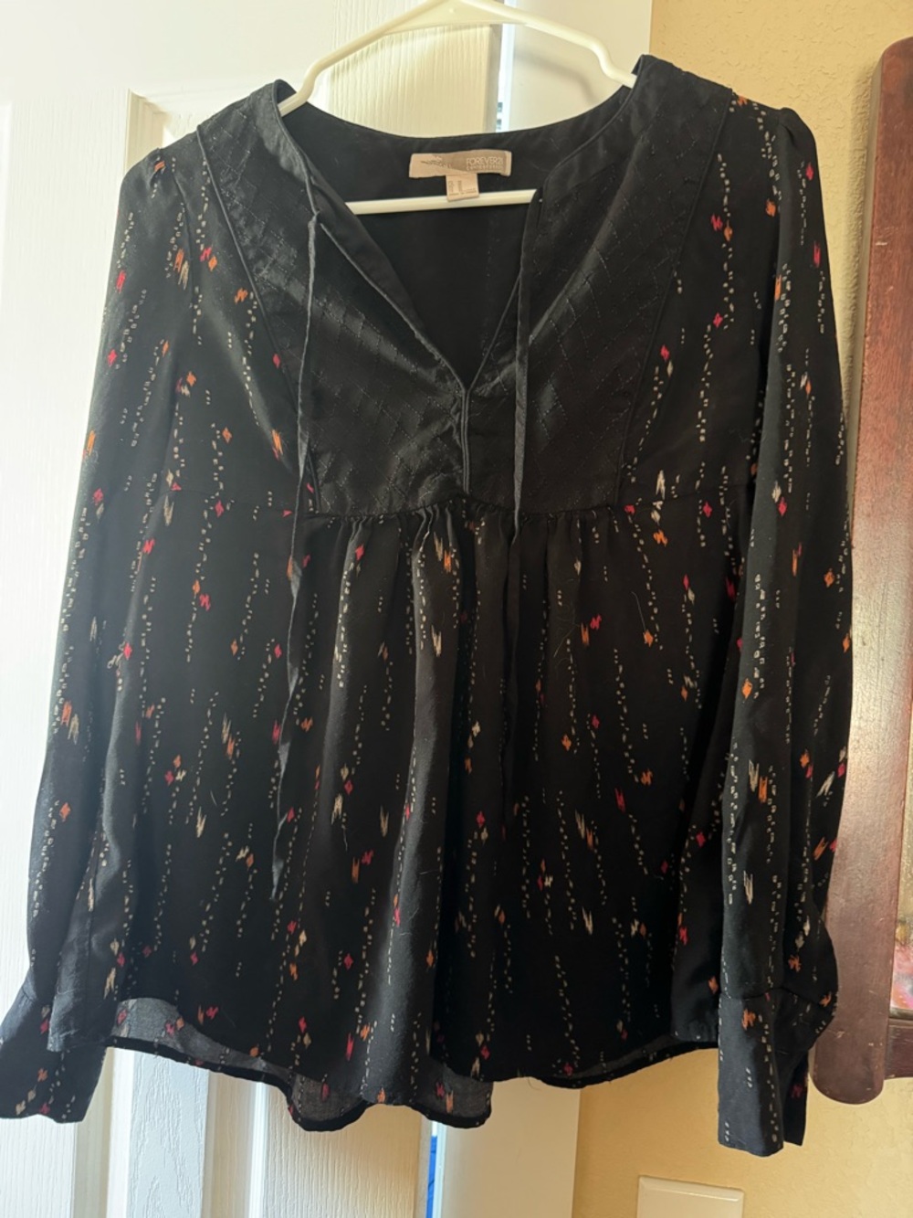 Forever 21 Black V-Neck Long-Sleeve Printed Blouse